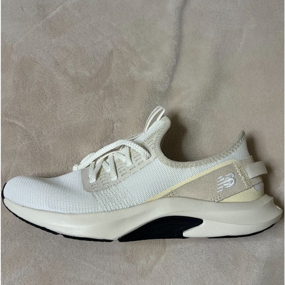 New Balance - Picture 9 of 9